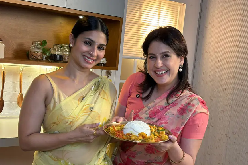 Tanishaa Mukerji Showcases Her Culinary Skills, Whips Up Delicious Prawns Bhujne on Amrita Raichand's Show